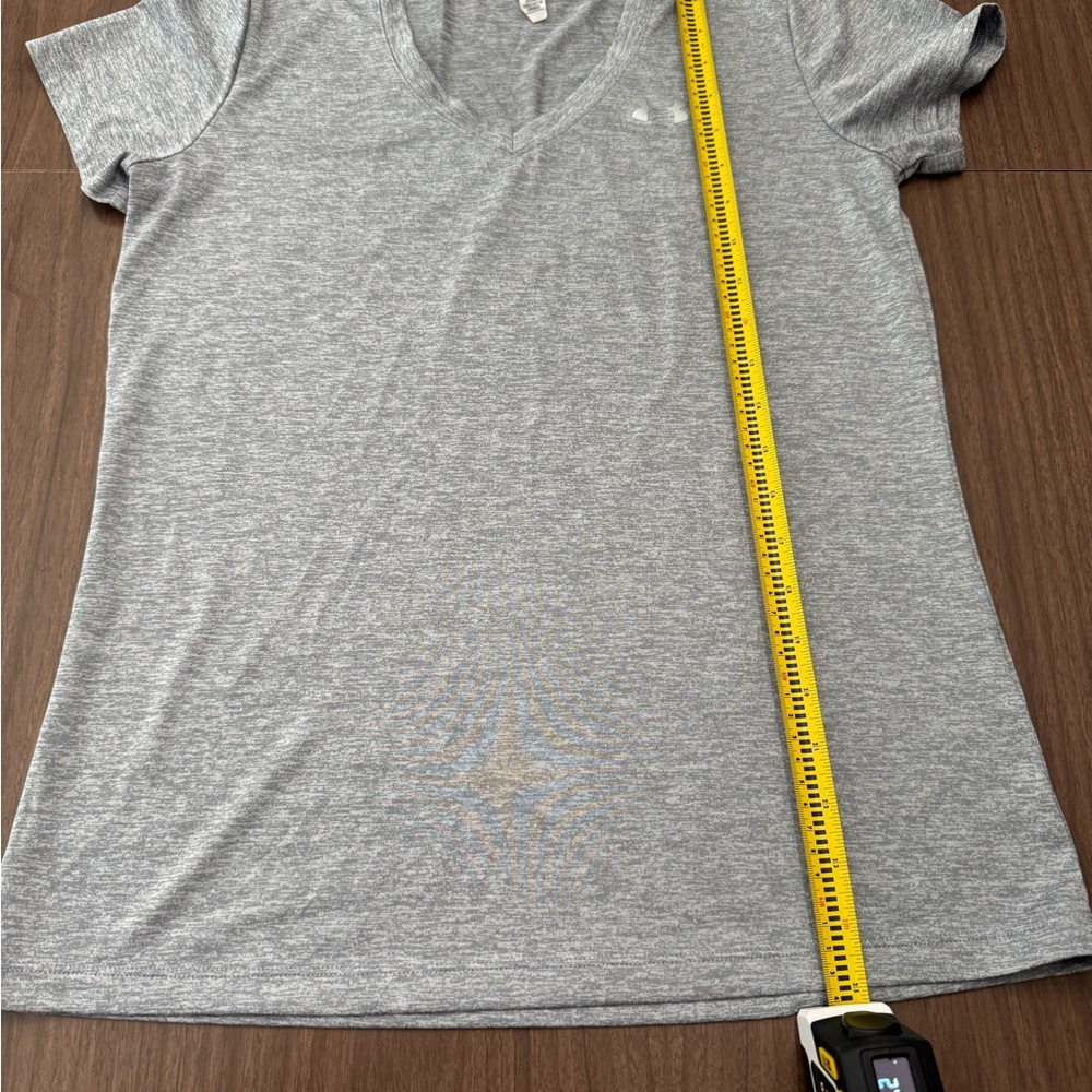 Under Armour T Shirt Women’s Small Gray HeatGear Semi Fitted V Neck Short Sleeve - Picture 8 of 8